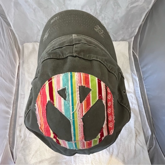Women's Olive Green Adjustable Newsboy Cap with Colorful Peace Sign Patch - Picture 5 of 9